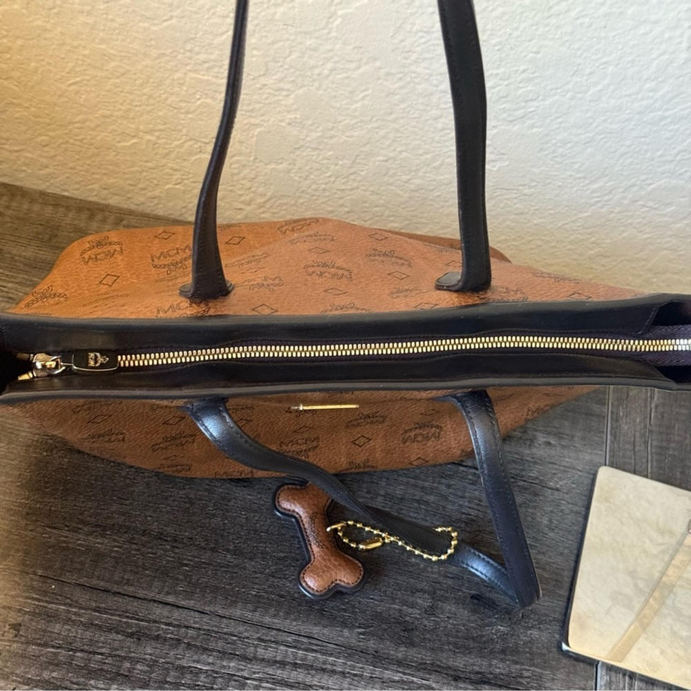 💎AUTHENTIC MCM SMALL CHOCO TOTE BAG EXCELLENT CONDITION 💎 - Picture 7 of 14